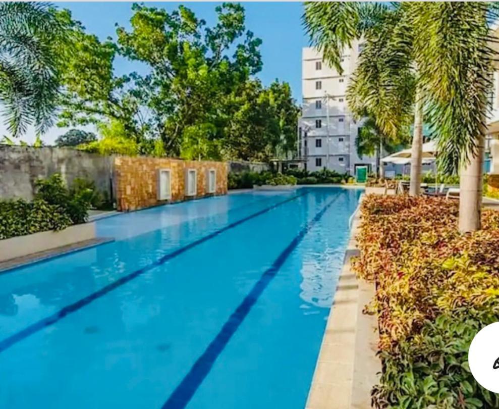 8 Spatial Condominium Davao City Exteriör bild