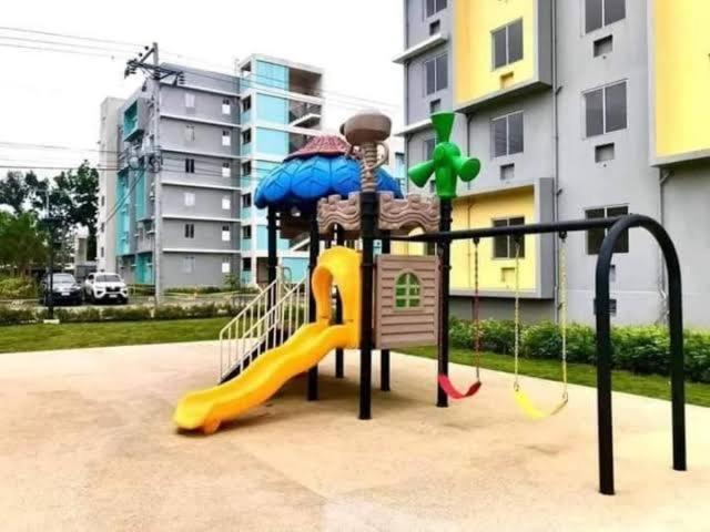 8 Spatial Condominium Davao City Exteriör bild