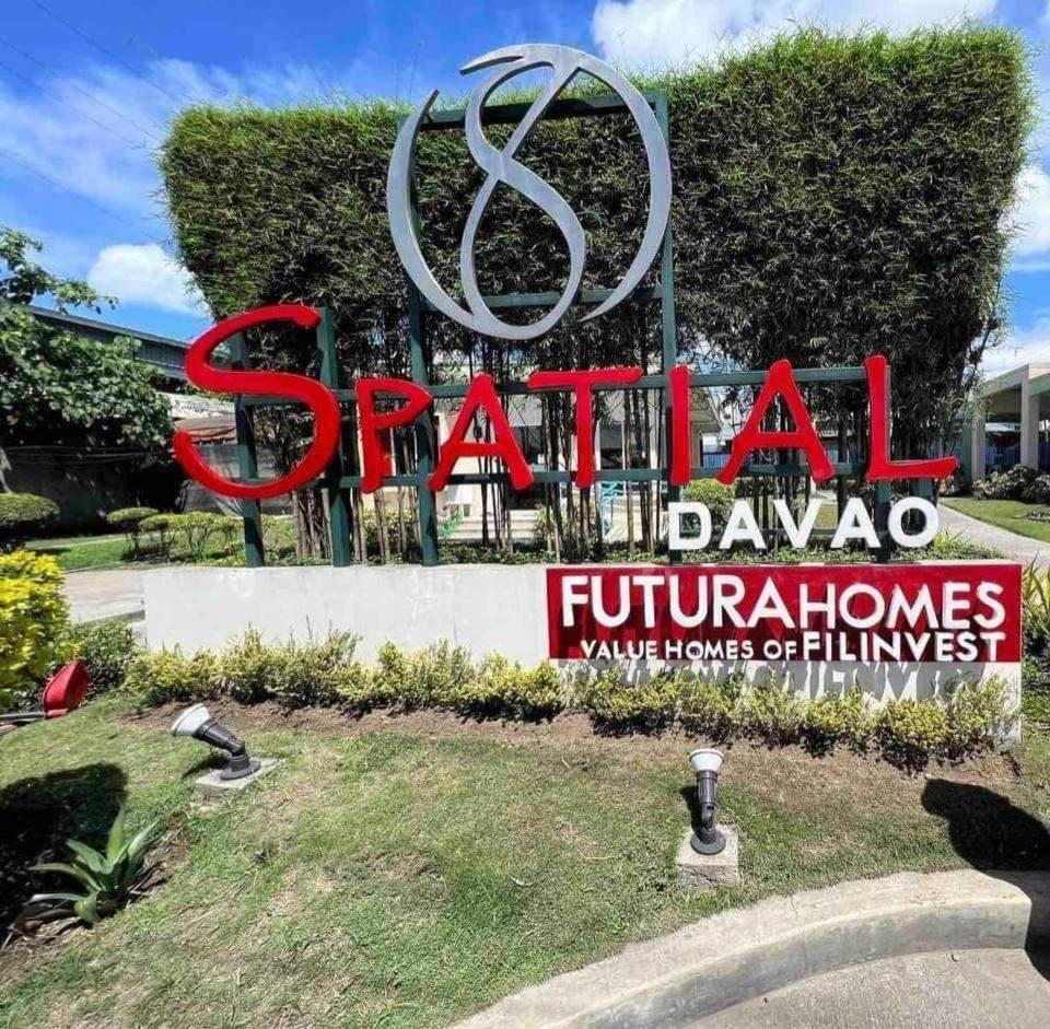 8 Spatial Condominium Davao City Exteriör bild